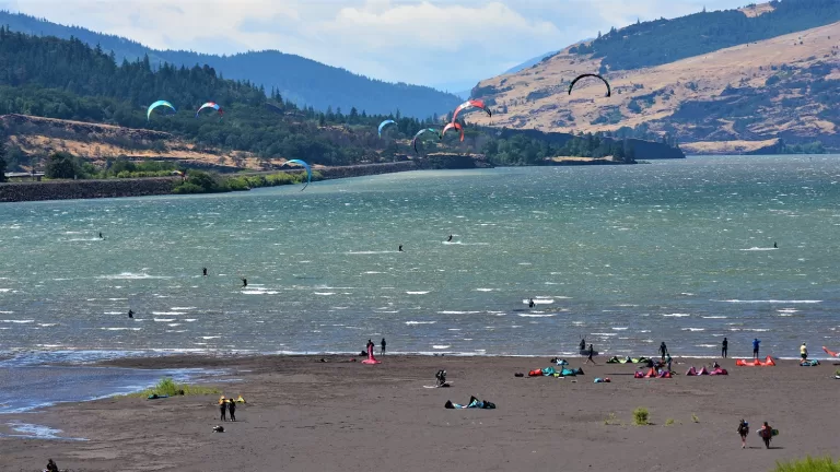 Lyle Washington Travel Guide 3 The Gorge Lyle Sandbar Washington
