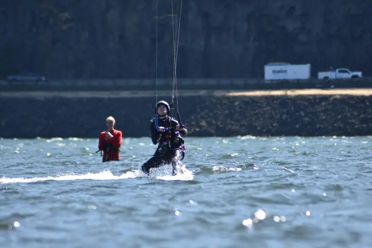Kiteboarding the Gorge Lyle-WA 5